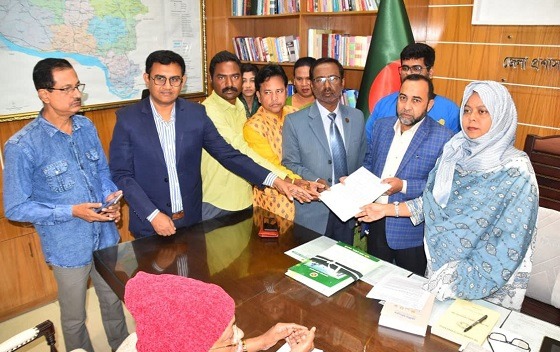 রাজশাহীর ডিসিকে ক্যাবের স্মারকলিপি