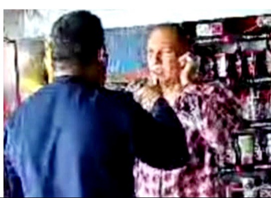 ব্যবসায়ীকে কান ধরানোর ভিডিও ভাইরাল