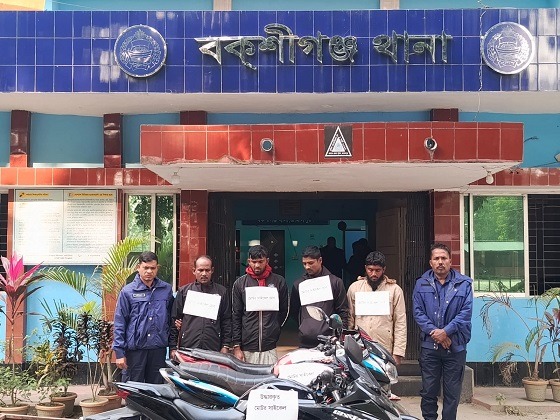 বকশীগঞ্জে ৩ মোটর সাইকেল সহ গ্রেফতার ৪