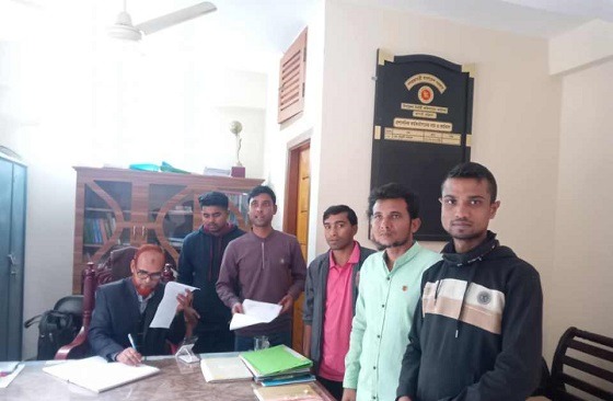 ফুলবাড়ীতে শুমারী নিয়োগ বাতিলের দাবিতে আবেদন