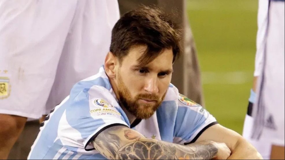 ফিফপ্রোর বিশ্ব একাদশ থেকে বাদ দেওয়া হলো মেসিকে