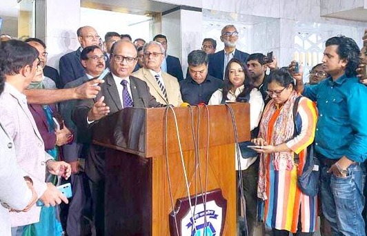 রাষ্টের স্বার্থসংশ্লিষ্ট মামলার সঙ্গে জড়িতদের ছাড় নয়: দুদক চেয়ারম্যান