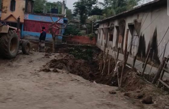 তানোরে ১৪৪ ধারা ভঙ্গ করে সংখ্যালঘুর জমি দখলে এলাকায় উত্তেজনা