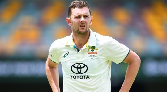 ইনজুরিতে ছিটকে গেলেন হ্যাজলউড