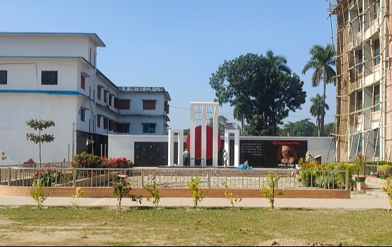 রংপুর পুলিশ লাইন্স স্কুলে চালু হচ্ছে উন্নত মম শীর নামে নজরুল স্কয়ার