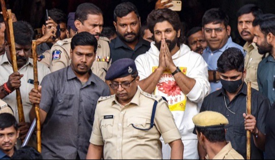 জামিনে কারাগার থেকে ছাড়া পেলেন আল্লু অর্জুন