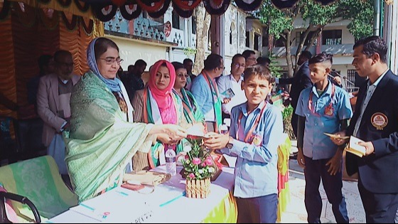 লোহাগড়ায় শিক্ষা কল্যাণ ট্রাস্টের বৃত্তি প্রদান