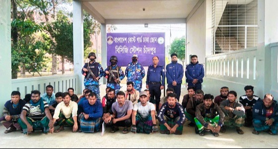 চাঁদপুরে ড্রেজারসহ আটক-৩৮