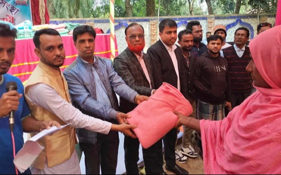 গদাইপুরে ম্যানগ্রোভ সংস্থার শীতবস্ত্র বিতরণ