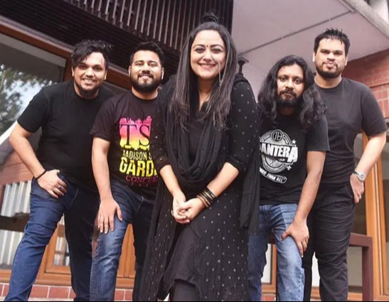 সুরের মুর্ছণা ছড়াল জনপ্রিয় ব্যান্ড চিরকুট