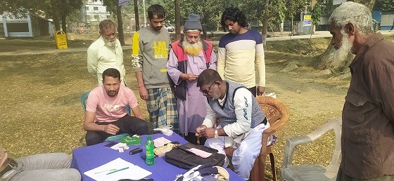 হিলিতে স্বল্প মূল্য টিসিবি পণ্য বিক্রয় শুরু