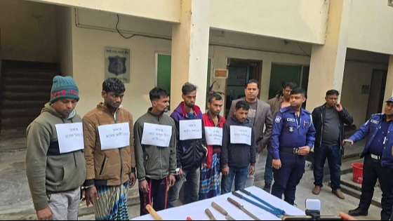 কালিহাতীতে অস্ত্র সহ ৬ ডাকাত গ্রেফতার