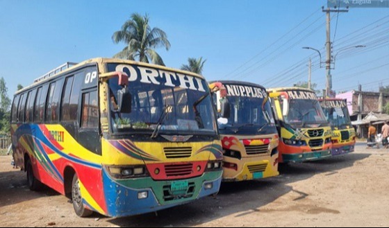 ফুলবাড়ীতে সাত দিন থেকে বাস চলাচল বন্ধ