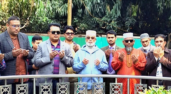 প্রয়াত এরশাদ ও পিতা-মাতা কবর জিয়ারত