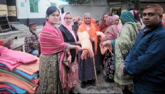 বাঘায় শীতার্তদের মাঝে কম্বল বিতরণ