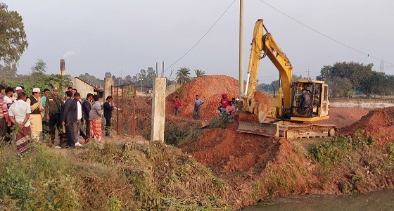 সিংড়ায় অবৈধ বাঁধ অপসারণে ইউএনও’র আল্টিমেটাম