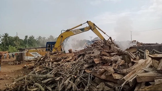 কালিয়ায় অবৈধ ইটভাটা উচ্ছেদ অভিযান