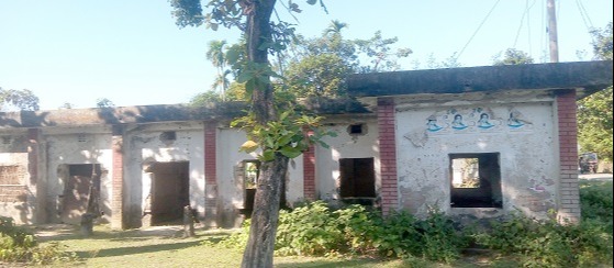 পরিত্যক্ত ১০ বিএস কোয়াটারে বখাটেদের আড্ডাখানা