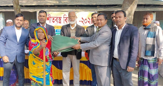 নাগেশ্বরীতে শীতার্ত পরিবারের মাঝে কম্বল বিতরন