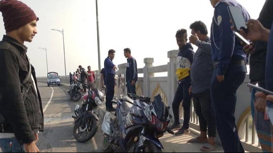 অষ্টম চীন মৈত্রী সেতুর উপরে মোটরসাইকেল দুর্ঘটনায় নিহত ১