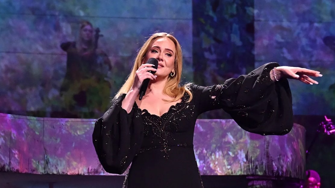 আবেগপূর্ণ বিদায়ী ভাষণ দিলেন অ্যাডেল