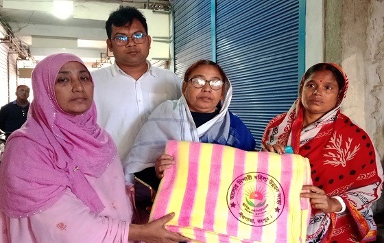 পীরগাছায় উন্নয়ন সংস্থার কম্বল বিতরণ