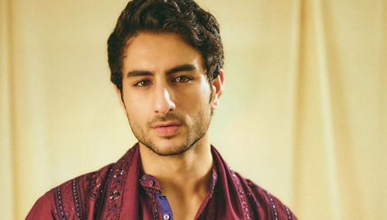 বাগদান সারলেন সাইফপুত্র ইব্রাহিম