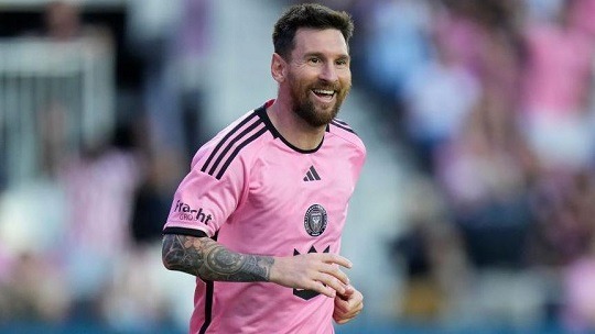 মেসির সাথে চুক্তি আরও বাড়াতে চায় মায়ামি