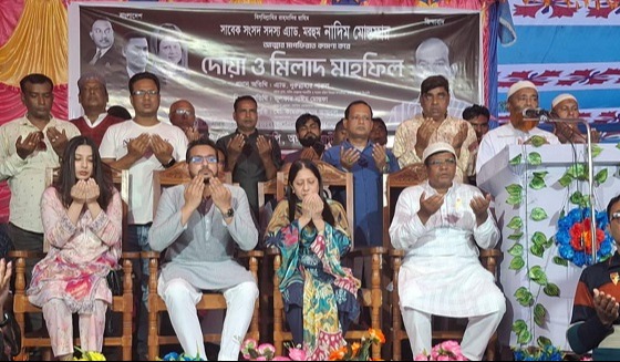 দুর্গাপুরে বিএনপির মাহফিলে নেতাকর্মীদের ঢল