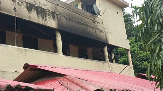 সেনবাগ অগ্নিকান্ডে ব্যবসা প্রতিষ্টান পুড়ে ছাঁই