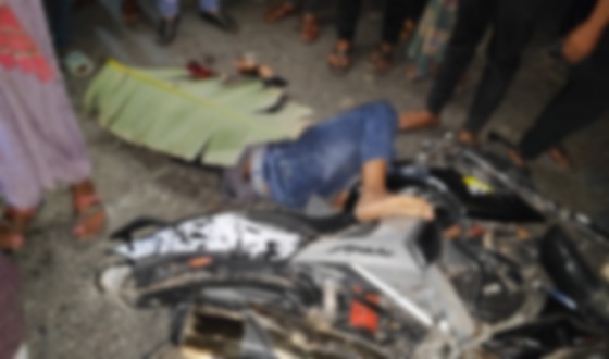 শার্শায় প্রাইভেটকারের ধাক্কায় চাচা-ভাতিজার মৃত্যু