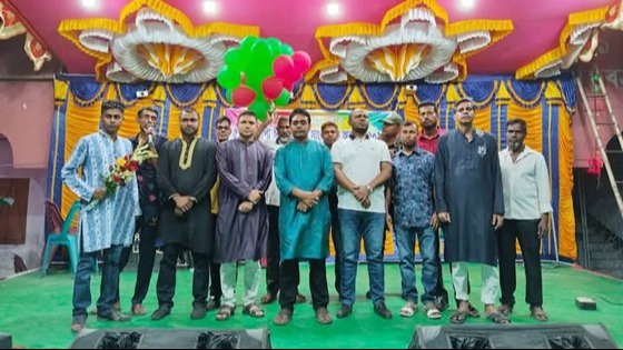 দিঘলিয়ায় জমে উঠেছে ঈদ মেলা