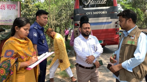 রাজশাহীতে অতিরিক্ত ভাড়া আদায় ,হানিফ পরিবহনকে জরিমানা