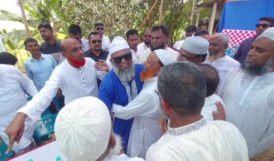 সিরাজদিখানে সর্বস্তরের মানুষের সাথে শেখ মোহাম্মদ আব্দুল্লাহ'র ঈদ শুভেচ্ছা বিনিময়