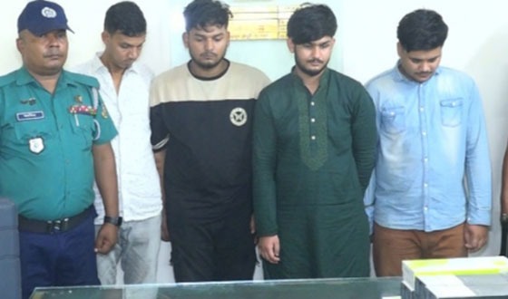 চট্টগ্রামে দেড় কোটি টাকার মালামালসহ পাঁচজন গ্রেপ্তার