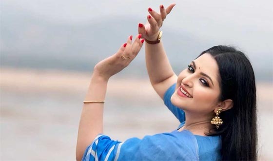 গৃহকর্মী নির্যাতনের অভিযোগ: ‘মিডিয়া ট্রায়াল’ বন্ধের দাবি পরীমনির