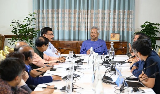 প্রধান উপদেষ্টার জরুরি সভা শুরু