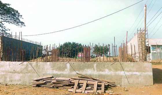 সরাইলে বন্ধ ব্রীজ নির্মাণের কাজ, দূর্ভোগে ৩ গ্রামের লোক