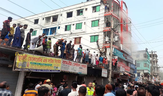 চিতলমারীতে ভয়াবহ অগ্নি কান্ডে নিহত ১, আহত ৪২