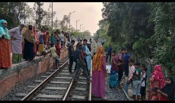 ভাঙ্গুড়ায় ট্রেনের নিচে ঝাঁপ দিয়ে এক ব্যক্তির আত্মহত্যা