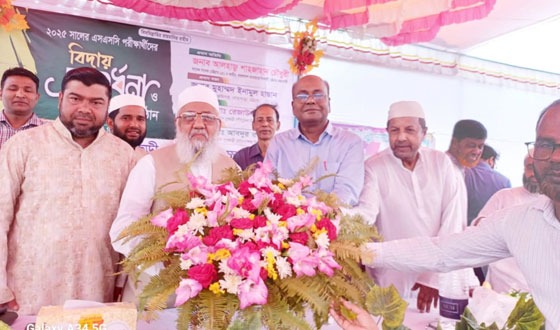 লোহাগাড়ায় এসএসসি পরীক্ষার্থীদের বিদায় সংবর্ধনা