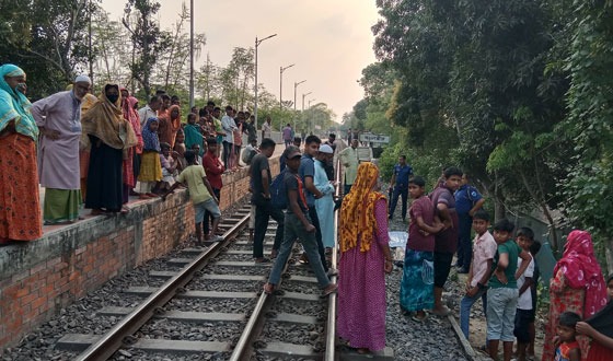 ভাঙ্গুড়ায় ট্রেনের নিচে ঝাঁপ দিয়ে এক ব্যক্তির আত্মহত্যা