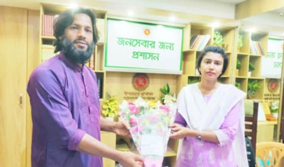 ইউএনও'র সাথে কলামিস্ট মামুনের সাক্ষাৎ