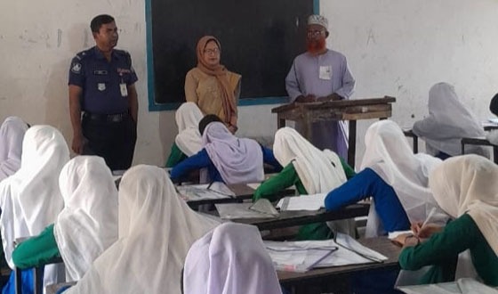 মতলবে এসএসসি ও সমমানের পরীক্ষায় প্রথম দিন ঝড়ে পড়ল ৮৪ শিক্ষার্থী