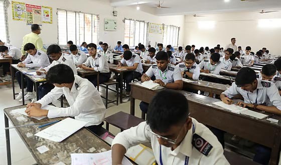 এসএসসি পরীক্ষায় প্রথম দিনেই অনুপস্থিত প্রায় ২৭ হাজার