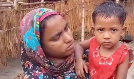 দুধের শিশুকে বিক্রি করলেন বাবা, বিচার চাইছেন নিরুপায় মা