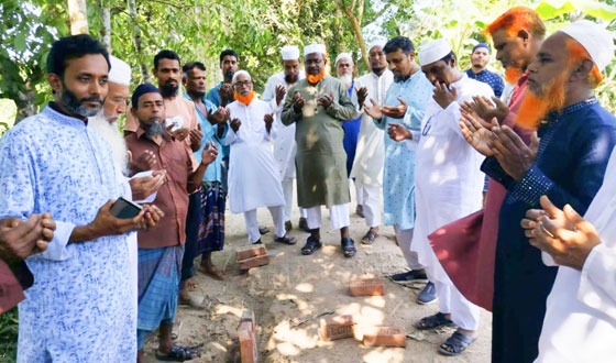 বাবুগঞ্জ গ্রামীণ সড়ক নির্মাণ কাজের উদ্বোধন