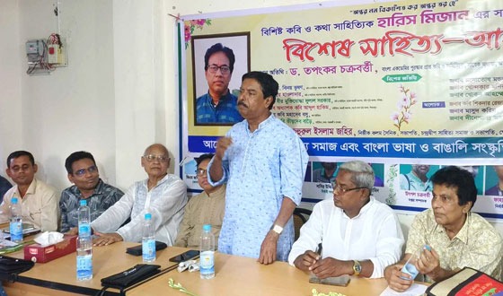 বরিশালে বিশেষ সাহিত্য আড্ডায় কবি ও সাহিত্যিকদের মিলন মেলা