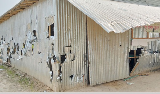 মহাদেবপুরে ব্যবসা প্রতিষ্ঠানে হামলা, ভাঙচুর, লুটপাট