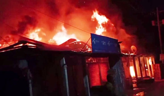 কমলগঞ্জে গভীর রাতে অগ্নিকান্ডে ৬ দোকান পুড়ে ছাই
